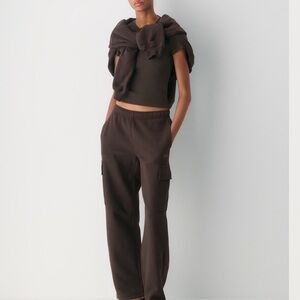 NWT’S ARITZIA SWEATFLEECE MEGA CARGO JOGGERS!